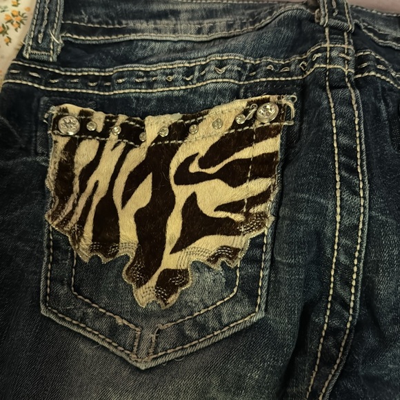 Miss Me Signature-Rise Skinny Jeans Cow Hide Pockets - Picture 5 of 10